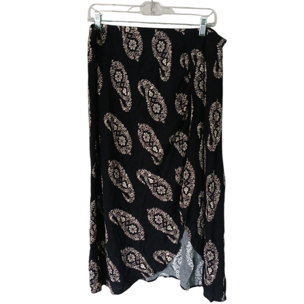 Knox Rose Black Midi Skirt with Cream Paisley Print